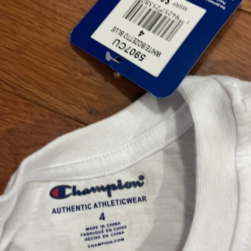 NWT kid’s Champion outfit 4